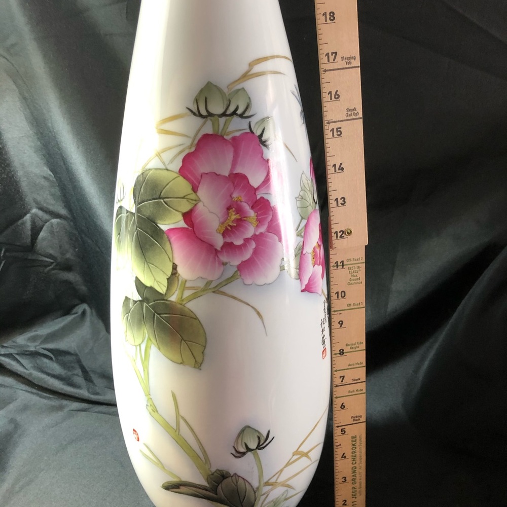 Large Chinese vase signed. Large 20”. Flowers & dragonfly